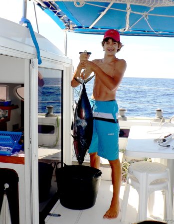 01- Bonite de 15kg  pechee devant la passe de Fakarava 